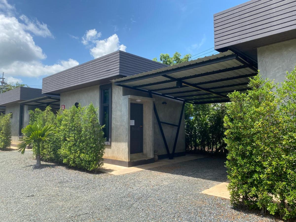 The Loft House Sakaeo Hotel Watthana Nakhon Kültér fotó