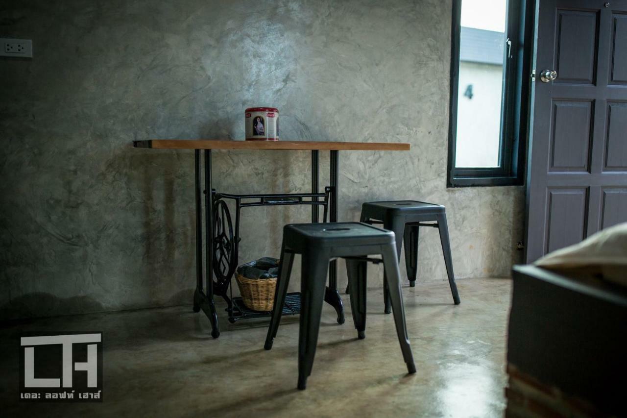 The Loft House Sakaeo Hotel Watthana Nakhon Kültér fotó