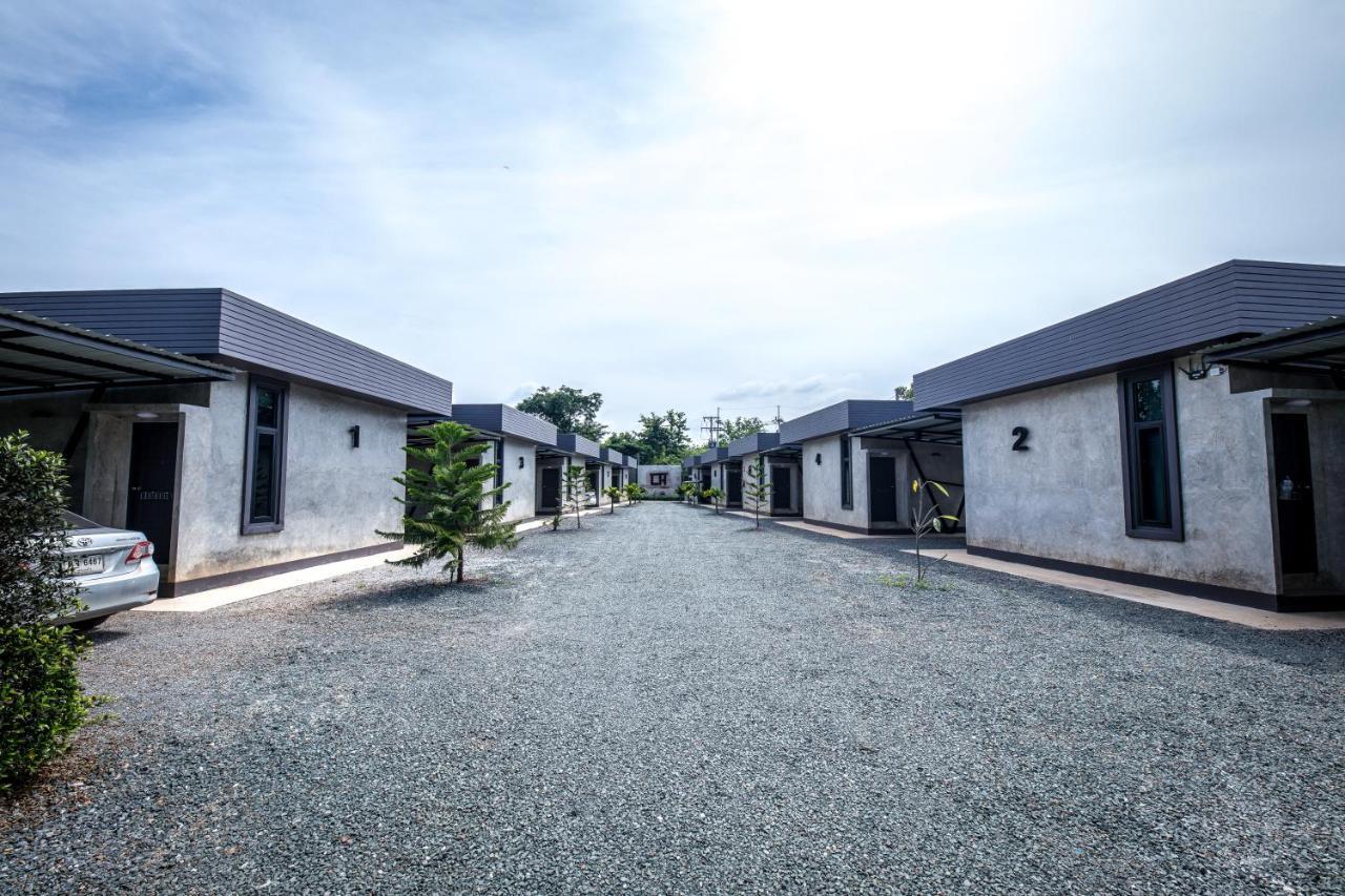 The Loft House Sakaeo Hotel Watthana Nakhon Kültér fotó